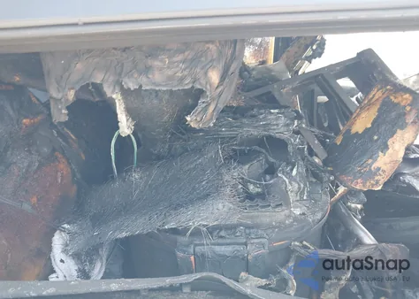 2011 Toyota Matrix S z USA, uszkodzony, nr VIN 2T1LE4EE5BC020182